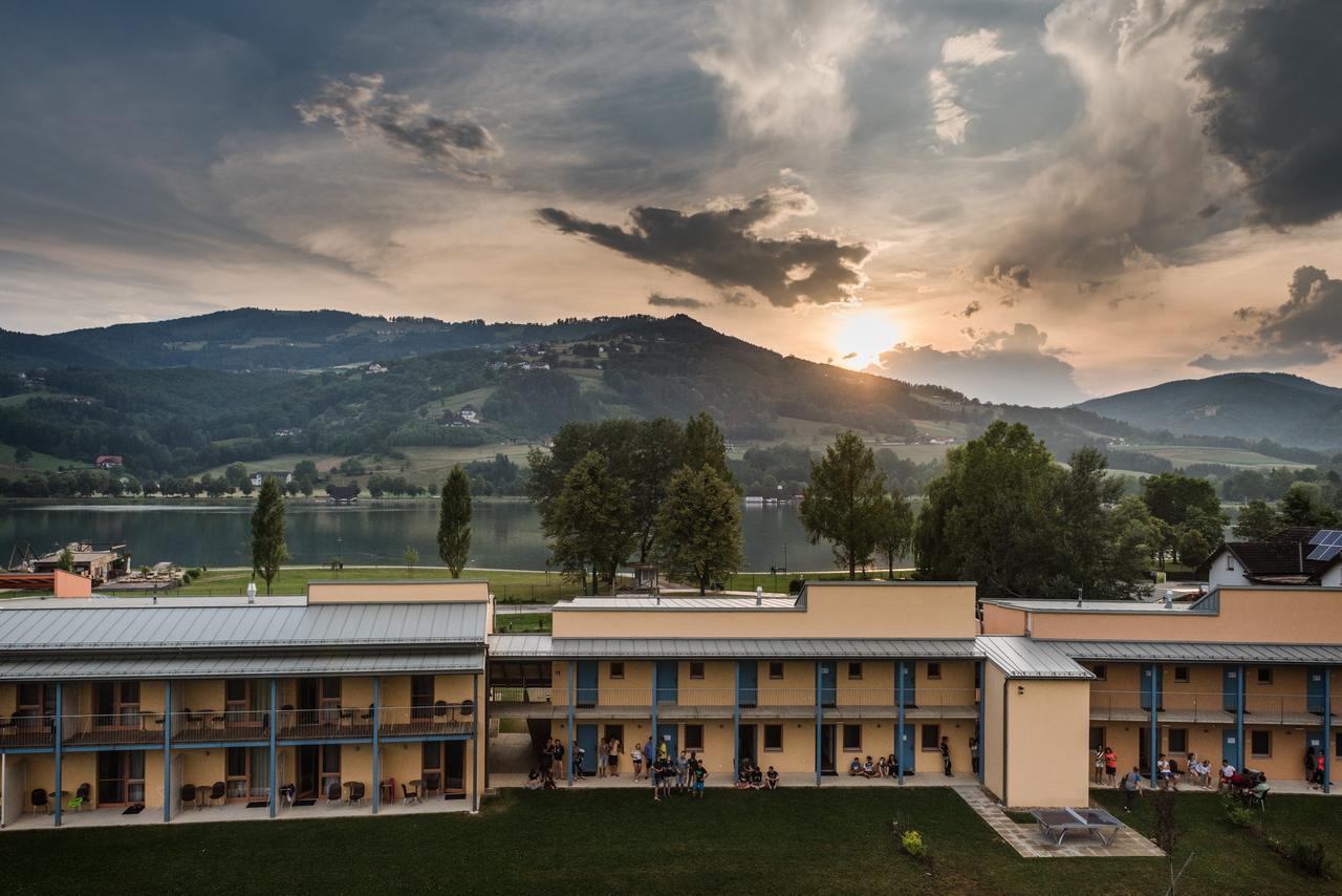 JUFA Hotel Stubenbergsee Buitenkant foto